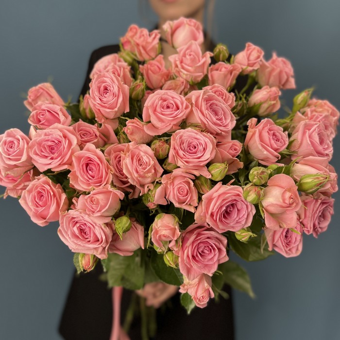 9 кустовых роз Одилия 80 см